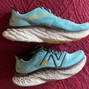 New Balance Fresh Foam X mens 12.5 E , light blue, excellent condition